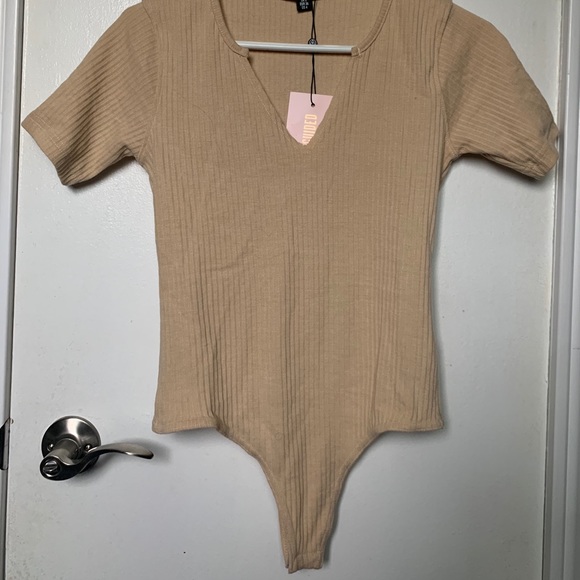 3/$20! ✨ Missguided Rib Neck Bodysuit - Picture 2 of 5